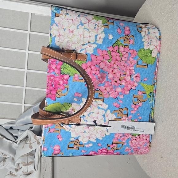 NWT Dooney & Bourke Hydrangea Monogram Shopper - Picture 4 of 15